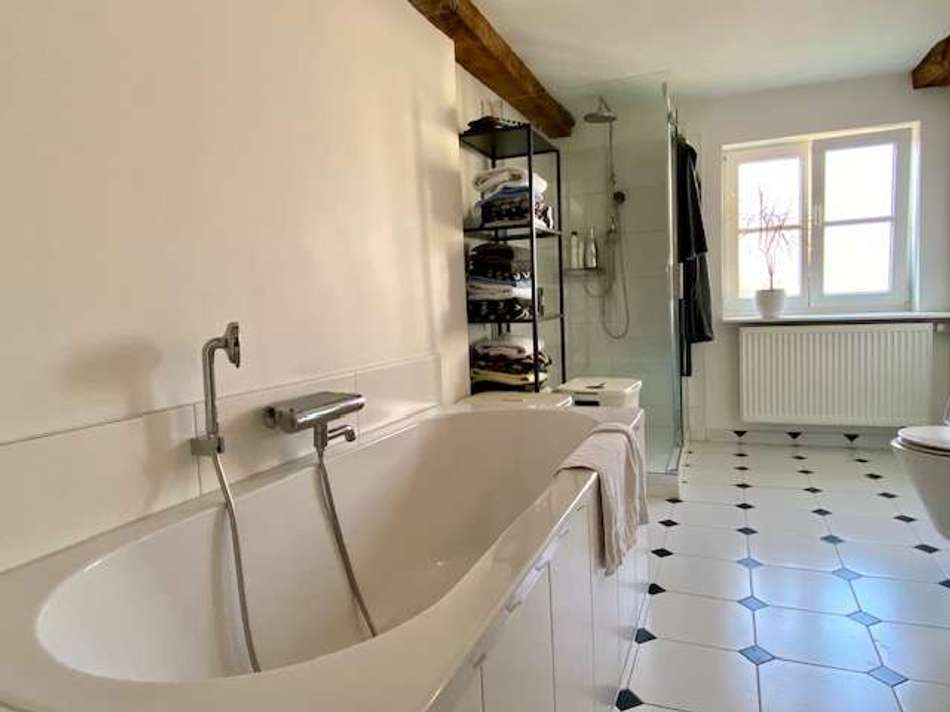 1. OG Hauptbadezimmer Ansicht 