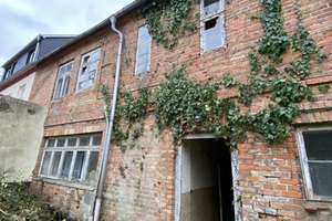 sanierungsbedürftiges Mehrfamilienhaus im Stadtzentrum mit 461 m² Grundstück – Rostocker Straße 6, 18195 Tessin – Vorschaubild 6