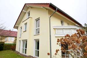 Ideal für Familien: Einfamilienhaus in Sackgassenlage – Die vollständige Adresse der Immobilie erhältst du vom Anbieter., 32758 Detmold – Vorschaubild 1
