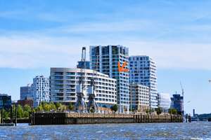 „spektakuläre Aussichten“ – Am Strandkai 17, 20457 HafenCity, Hamburg – Vorschaubild 1