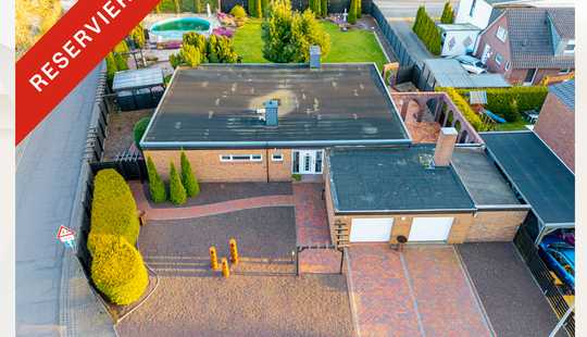 Bild von Viel Platz und Komfort – Stilvoller Bungalow mit Wohlfühlgarten !