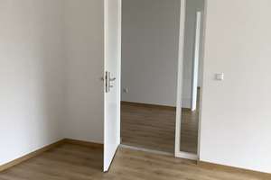 schöne 3 Zimmer Wohnung mit Eßdiele und S/W Balkon – Karl-Witthalm-Str. 17, 81375 Neuhadern, München – Vorschaubild 10