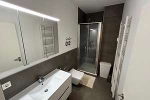 Im Zentrum von Wiesbaden: Möblierte 2-Zimmer-Wohnung mit Einbauküche – Bärenstr. 1-3, 65183 Mitte, Wiesbaden – Vorschaubild 3