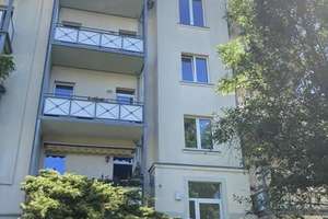 Große 2-Zimmer mit Laminat, Wannenbad, Stellplatz und Balkon in ruhiger Lage! EBK mgl. – Glösaer Straße 19, 9131 Ebersdorf, Chemnitz – Vorschaubild 3