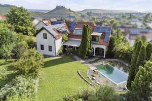 Gehobene Villa mit schön angelegtem Garten und Naturpool, PV und Doppelgarage – Heilbronn (Kreis) – Vorschaubild 1