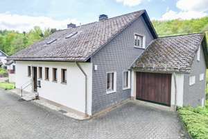 Einfamilienhaus mit zwei Garagen in Wilnsdorf - Rinsdorf – Die vollständige Adresse der Immobilie erhältst du vom Anbieter., 57234 Wilnsdorf – Vorschaubild 9