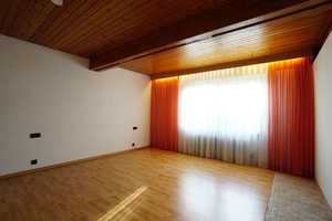 Einfamilienhaus mit ausgebautem Raum im Dachgeschoss, schönem Garten und 2 Garagen – Tübingen (Kreis) – Vorschaubild 10