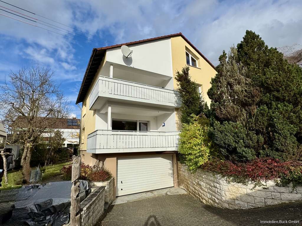 Immobilie in Lonsee - Ein Traum für Ihre Familie! 
Sofort bezugsfähiges Einfamilienhaus mit viel Platz und schönem Garten - Bild 0