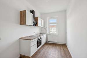 BEZUGSFREI AB 01.05. – Helle 2-Zimmer-Wohnung mit Einbauküche – Die vollständige Adresse der Immobilie erhältst du vom Anbieter., 4318 Sellerhausen-Stünz, Leipzig – Vorschaubild 2