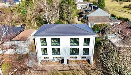 Bild von 🏡Energieeffizienz 55, Eiche Parkett, Fußbodenheizung, kinderfreundliche Lage, Option auf Schwimmbad
