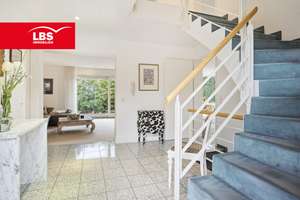 Wohnen mit Stil und Substanz – Exklusives Einfamilienhaus mit Koi-Teich!