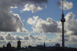Traumblick auf Berlin-Mitte - 2 Zimmer - ideal zentral , Option PKW-Stellplatz - maklerfrei