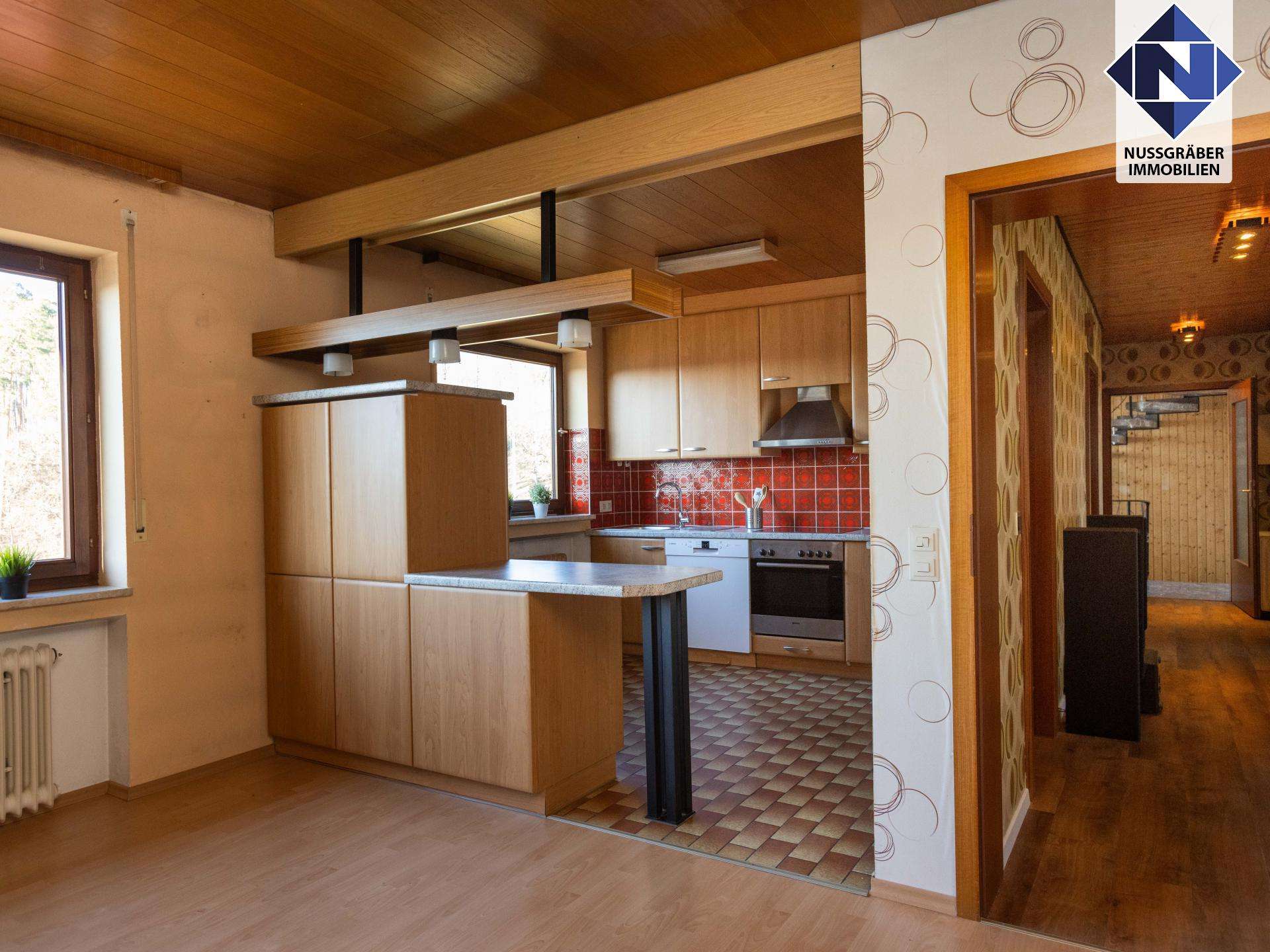 Immobilie in Frickenhausen - Familienparadies mit 7,5 Zimmern, offenem Kamin und großem Garten - Bild 11