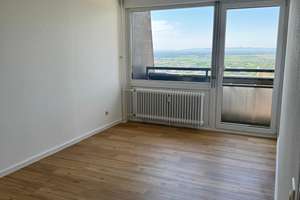 Schöne 5-ZKBB Wohnung mit Ausblick zu vermieten! – Mombertplatz 31, 69126 Emmertsgrund, Heidelberg – Vorschaubild 9