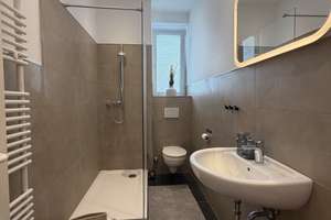 Exklusiv möbliertes 2-Zimmer mit Parkview – Hansaplatz 1, 40239 Düsseltal, Düsseldorf – Vorschaubild 3