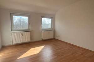 Charmantes Wohnen unterm Dach – helle 3-Zimmer-Wohnung mit besonderem Wohlfühlfaktor in GBH – Hassjägerweg 29, 38229 Gebhardshagen, Salzgitter – Vorschaubild 1