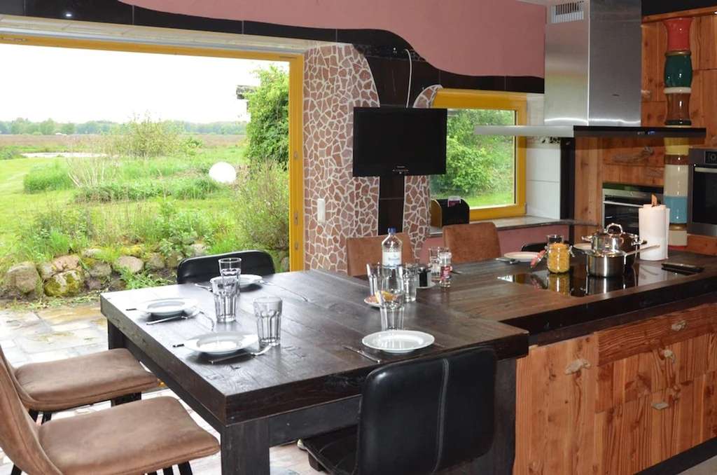 Immobilie in Klein Offenseth-Sparrieshoop - Exklusives Landhaus mit großer Scheune und viel Platz für Familie und Tiere - Bild 2