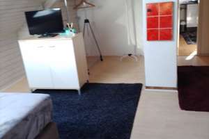 2-3 Familienhaus-gute Lage-sehr schöner Garten mit Teich – Die vollständige Adresse der Immobilie erhältst du vom Anbieter., 74078 Neckargartach, Heilbronn – Vorschaubild 5