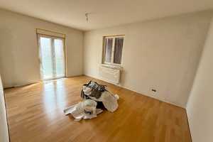 Helle 3 Zimmerwohnung mit  Balkon , Blick ins Grüne  – Stuttgart – Vorschaubild 5
