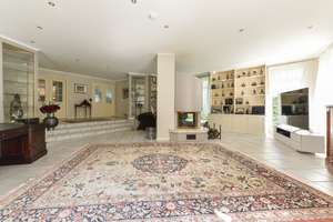 Villa mit Einliegerwohnung in begehrter Lage von Ellerbek – Die vollständige Adresse der Immobilie erhältst du vom Anbieter., 25474 Ellerbek – Vorschaubild 6