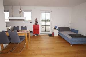 Neuwertige 2 Zimmer-Penthouse-Wohnung mit großer Dachterrasse – Die vollständige Adresse der Immobilie erhältst du vom Anbieter., 94315 Kernstadt, Straubing – Vorschaubild 1