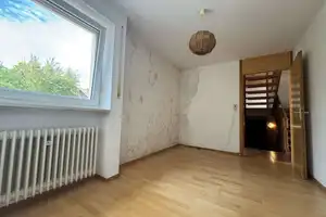 Charmantes Reihenmittelhaus mit Splitlevel-Aufteilung und großem Potenzial – Fürstenfeldbruck (Kreis) – Vorschaubild 8
