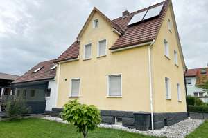 Einziehen, loslegen, kreativ werden – Platz für Hobby & mehr – Die vollständige Adresse der Immobilie erhältst du vom Anbieter., 96237 Ebersdorf bei Coburg – Vorschaubild 2