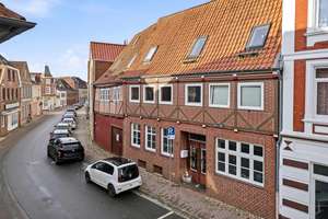 Sanierte 4-Zimmer-Wohnung in historischem Fachwerkhaus – attraktive Kapitalanlage