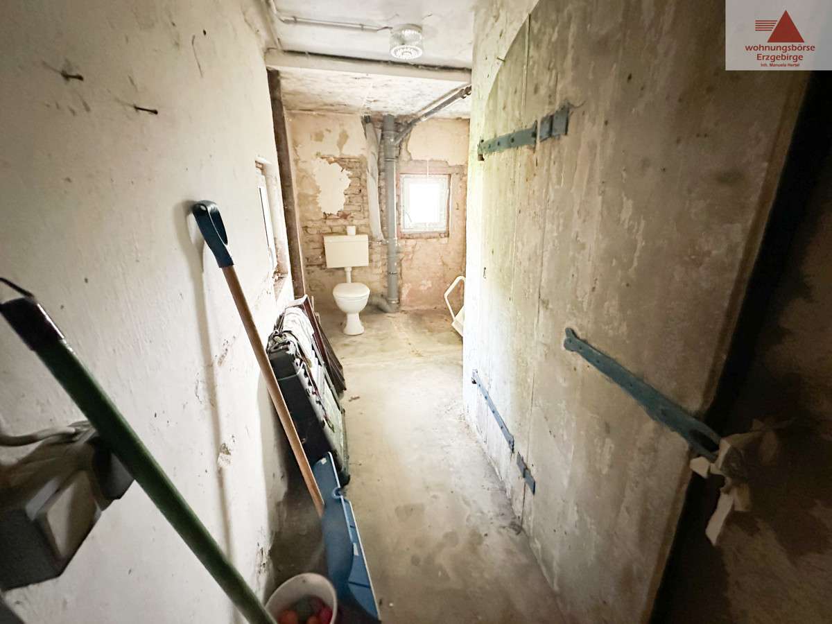 Immobilie in Zwönitz - Einfamilienhaus/Zweifamilienhaus in Zwönitz zum Sanierungen: 150 m² Wohnfläche & 550 m² Grundstück - Bild 6
