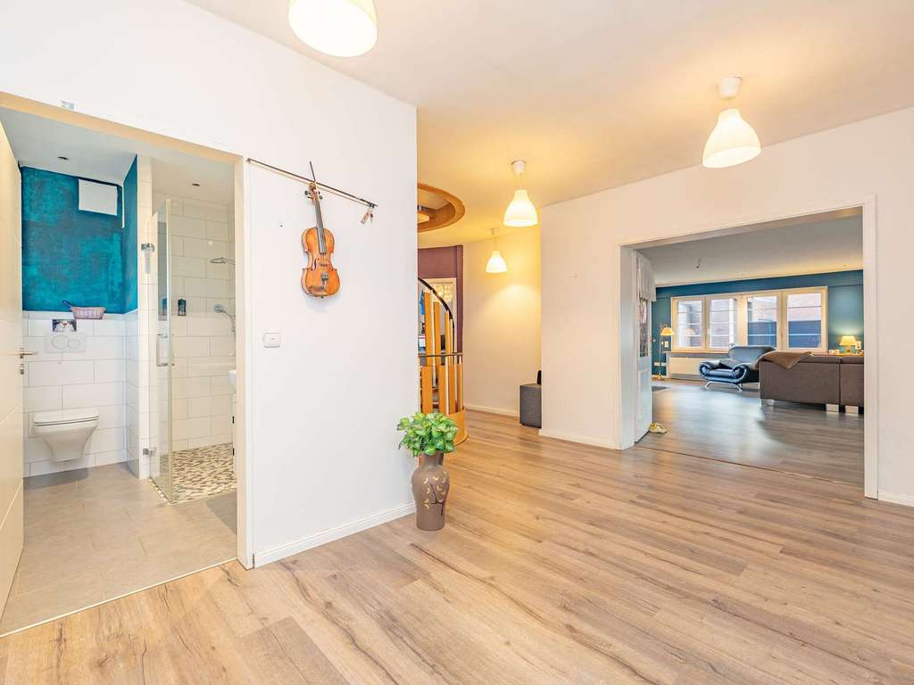 Immobilie in Sankt Michaelisdonn - Viel Platz für Leben, Familie und Zukunft | Großzügiges, saniertes Zuhause in Sackgassenendlage - Bild 3