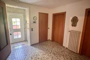 Großzügiges Zweifamilienhaus mit Balkon, Terrasse, Garten und 2 Tiefgaragen im idyllischen Loverich – Aachen (Kreis) – Vorschaubild 4