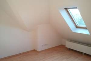 Modernisierte 3-Zimmer-DG-Wohnung auf 94m² Grundfläche mit EBK in Herrenhausen – Wefelsestr. 16, 30419 Herrenhausen, Hannover – Vorschaubild 7