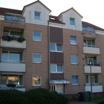 große 3-Zimmer-Wohnung mit Balkon --- Bad mit Dusche