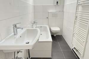 Erstbezug nach Renovierung: Moderne 4 Raumwohnung 84m² in zentraler guter Lage, IDEAL FÜR 4 PERSONEN – Die vollständige Adresse der Immobilie erhältst du vom Anbieter., 45307 Kray, Essen – Vorschaubild 2