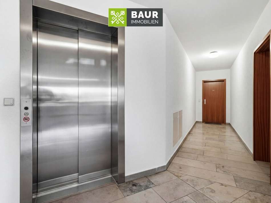 Aufzug Wohnungstüre