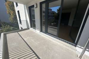 **Familien Willkommen** 4 Zimmer im NEUBAU mit Balkon, 2 Bäder und Einbauküche, Parkett, Aufzug – Biklenstraße 10, 70327 Untertürkheim (Ortsteil), Stuttgart – Vorschaubild 3