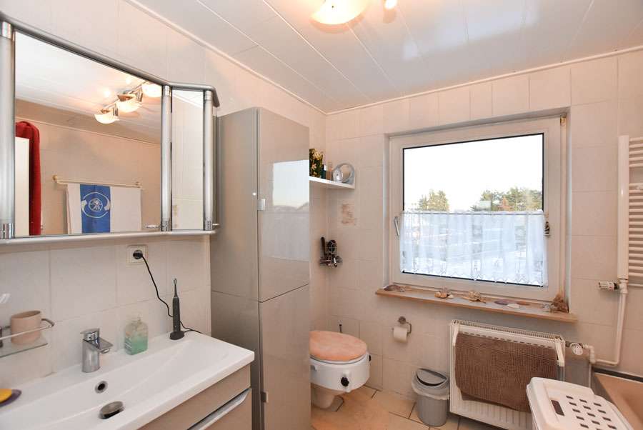 Immobilie in Weyhausen - Großes Einfamilienhaus mit Anbau, Wintergärten und Keller nahe Wolfsburg! - Bild 9