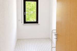 Helle, renovierte 2,5-Zimmer-Wohnung mit Südbalkon in -Moosach - RESERVIERT! – Die vollständige Adresse der Immobilie erhältst du vom Anbieter., 80997 Moosach-Bahnhof, München – Vorschaubild 8