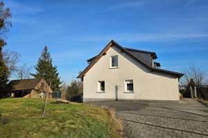 Abgelegen, aber nicht weit vom Schuss? Herzlich willkommen, in Ihrem neuen Zuhause!