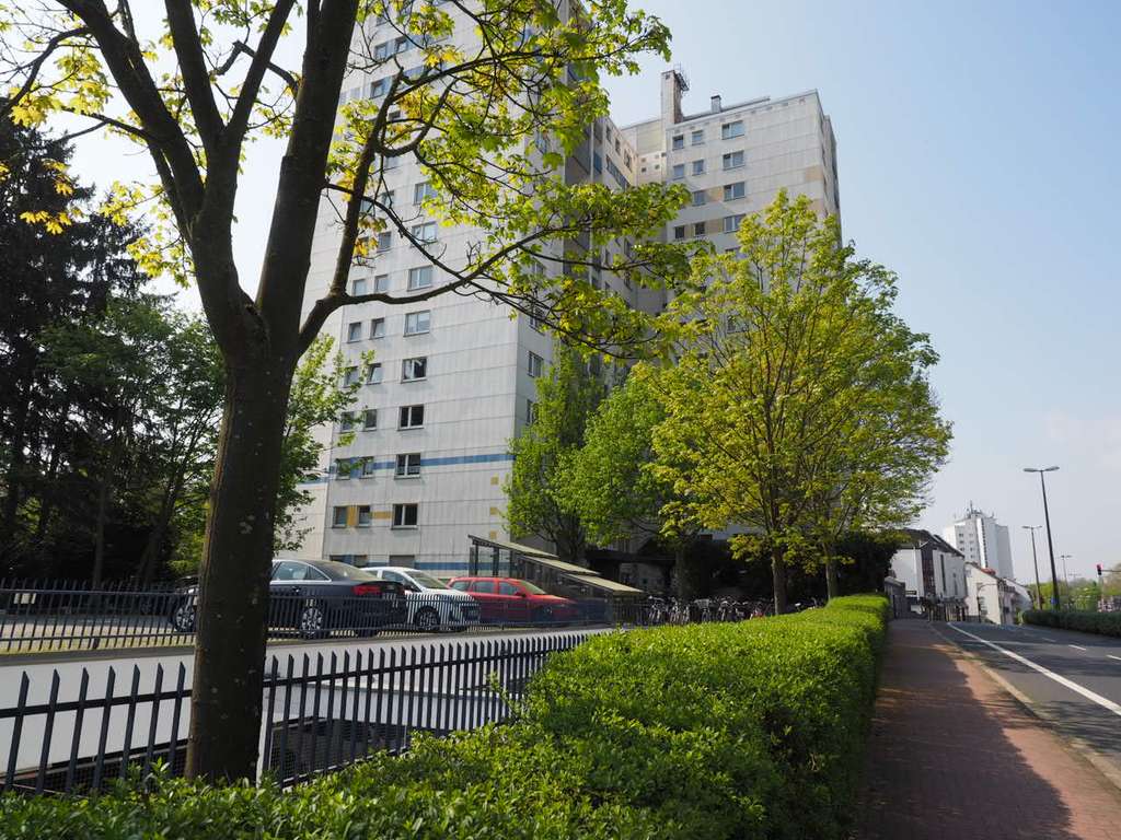 Immobilie in Bad Homburg vor der Höhe - Bad Homburg - zentral - gut geschnittene 2-Zi.-Whg. mit 54 qm Wfl. und Fernblick bis Frankfurt - Bild 0