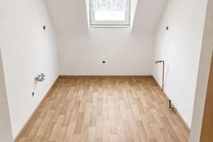 Renovierte 2-Zimmer Dachgeschosswohnung ab sofort frei – Die vollständige Adresse der Immobilie erhältst du vom Anbieter., 65203 Mainz-Amöneburg, Wiesbaden – Vorschaubild 2