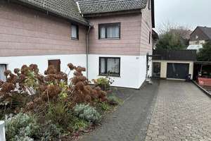 Geräumiges Einfamilienhaus mit Terrasse und großem Balkon für die Familie ohne Garten