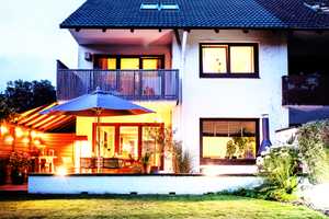 Stilvolles Wohnen im Endreihenhaus mit großzügigem Süd-West-Garten – Hamburg – Vorschaubild 1
