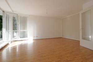 Grün. Sonnig. Zuhause. Lichterfelde. Helle 3 Zi. - großer Südbalkon - Gä-WC - großzügiger Grundriss – Die vollständige Adresse der Immobilie erhältst du vom Anbieter., 12167 Steglitz, Berlin – Vorschaubild 7