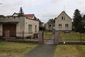 * FREISTEHENDES & MODERNISIERTES EINFAMILIENHAUS AUF 1000 QM GRUNDSTÜCK * – Die vollständige Adresse der Immobilie erhältst du vom Anbieter., 15345 Altlandsberg – Vorschaubild 1