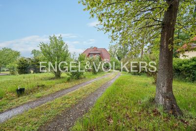 Idyllisches Einfamilienhaus mit weitläufigem Grundstück in ruhiger Wohnlage