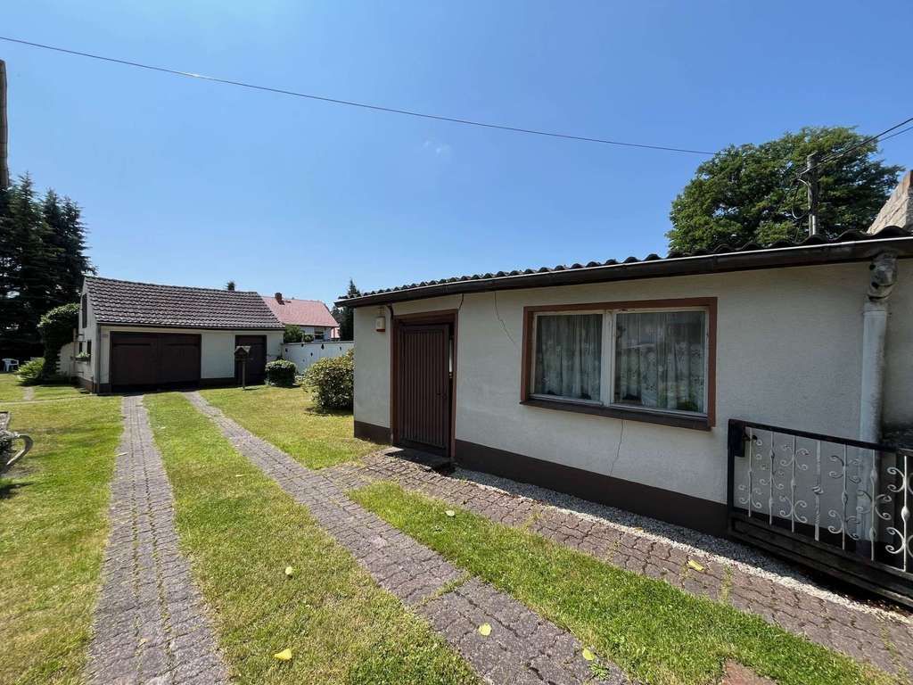 Immobilie in Massen-Niederlausitz - Charmantes EFH mit Nebengebäude, großzügigem Grundstück und Garage – Ihr neues Zuhause wartet! - Bild 3