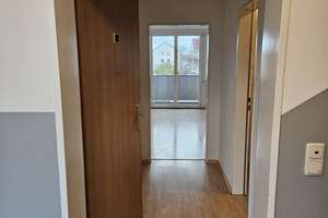 Stilvolle 1-Zimmer-Wohnung mit gehobener Innenausstattung mit Balkon und EBK in Regensburg
