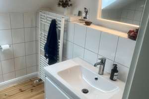 Lichtdurchflutete DG-Wohnung mit Balkon und Weitblick im stilvollen Altbau in Bonn-Poppelsdorf – Die vollständige Adresse der Immobilie erhältst du vom Anbieter., 53115 Poppelsdorf, Bonn – Vorschaubild 9