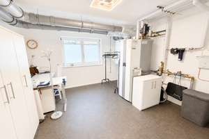Neuwertiges EFH im Chiemgau – Energieklasse A+, Glasfaser & Doppelgarage,  ruhige und sonnige Lage. – Die vollständige Adresse der Immobilie erhältst du vom Anbieter., 83313 Siegsdorf – Vorschaubild 17